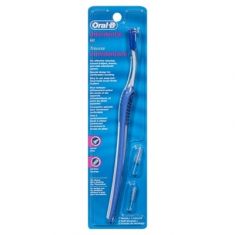KIT INTERDENTALE CON 2 SCOVOLINI ORAL B