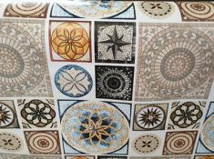 PROTEGGITAVOLO STAMPATO MOSAIO H 140 CM