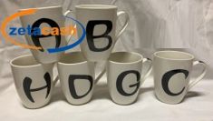 TAZZA IN CERAMICA CON LETTERE ALFABETO H10.5 X DIAM. 8 CM