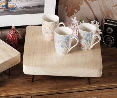 VASSOIO IN LEGNO QUADRATO CON GAMBE IN METALLO