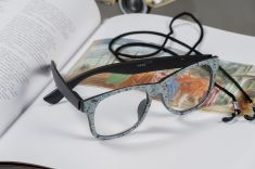 OCCHIALI DA LETTURA CON LACCETTO E PANNO