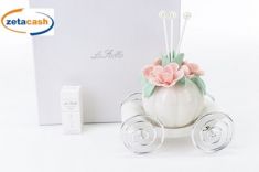 PROFUMATORE PORCELLANA CARROZZA FIORE 9X14X13 CM