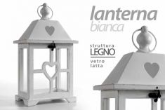LANTERNA BIANCA LEGNO CON CUORE CENTRALE CM. 15X12X27
