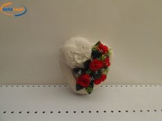 COMPOSIZIONE FIORI SU CUORE