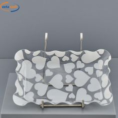 VASSOIO IN PET CON CUORI BIANCHI