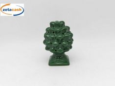 PIGNA IN PORCELLANA VERDE SCURO CON LUCE A LED H. 11 CM.