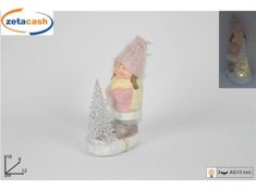 BIMBA CON CAPPELLO E ALBERO H 18 CM CON LUCI