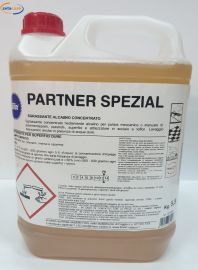 SGRASSANTE ALCALINO PARTNER SPEZIAL 5,5 KG