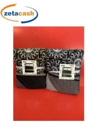 TRAPUNTINO AD UN PIAZZACM170X260